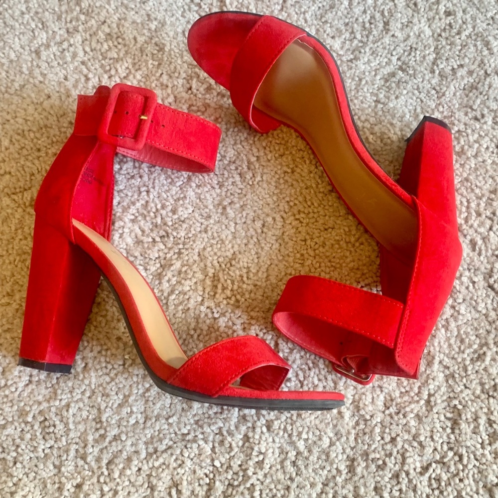 Rouge Chunky Heel